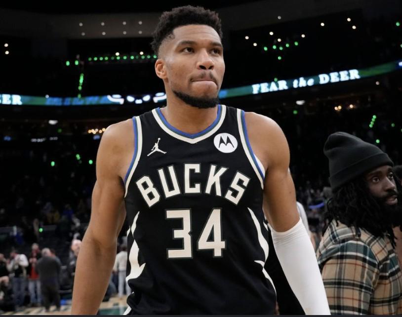 世界杯官方客户端下载-名记：若截止日前没能交易，雄鹿或在剩余赛季彻底雪藏字母哥